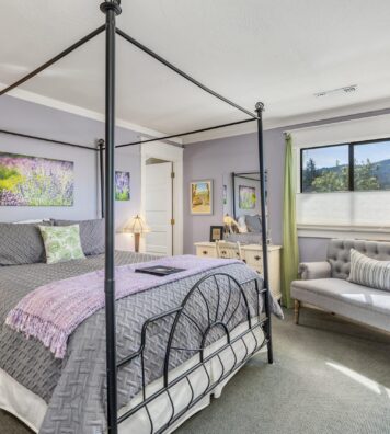 Lavender Room, Oak Hill Bed &amp; Breakfast