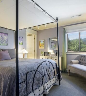 Lavender Room, Oak Hill Bed &amp; Breakfast